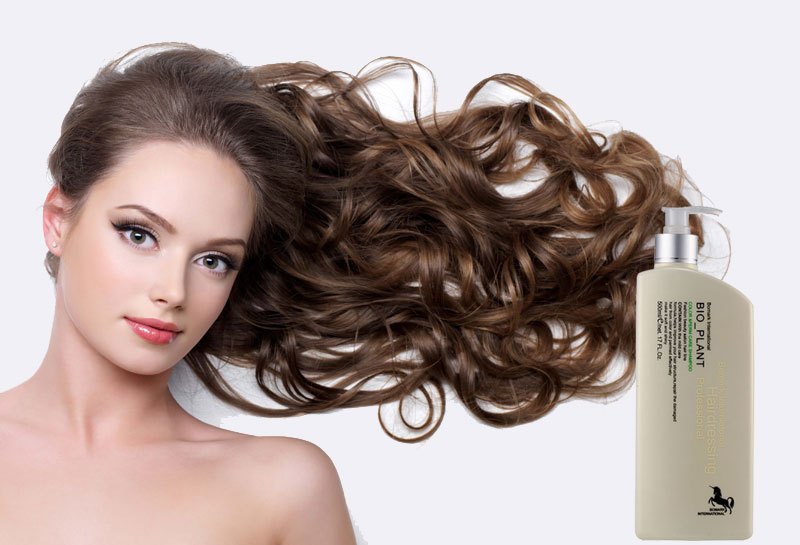 Bio-Plant Elastic Soft Cream 300 мл та модель із кучерявим волоссям